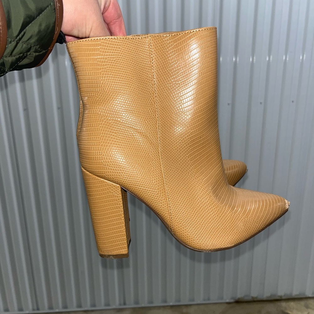 Camel lizard booties